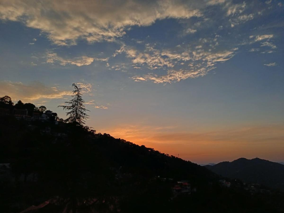 Sunrise View Homestay Kasauli Exterior photo